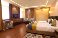 Gautam Hotel, Dhanusa - piscina