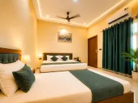 Hotel Avyan Palace - Bãi đậu xe