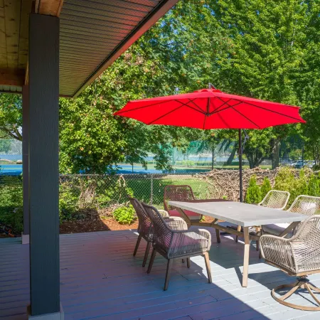 Lakeside Vacation Home