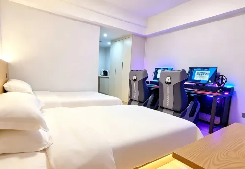 lue Whale Esports (Greenland Central Plaza Store, Bengbu) - Esports