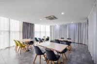 Youyi Hotel (Zhuji Yongli PlazaOriginal Island Hotel)