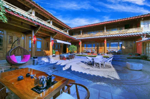 Huayang Nianhua Homestay (Lijiang Ancient City Branch) - موقف سيارات