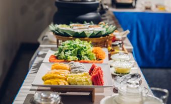 4. 시솜바트 플라자..