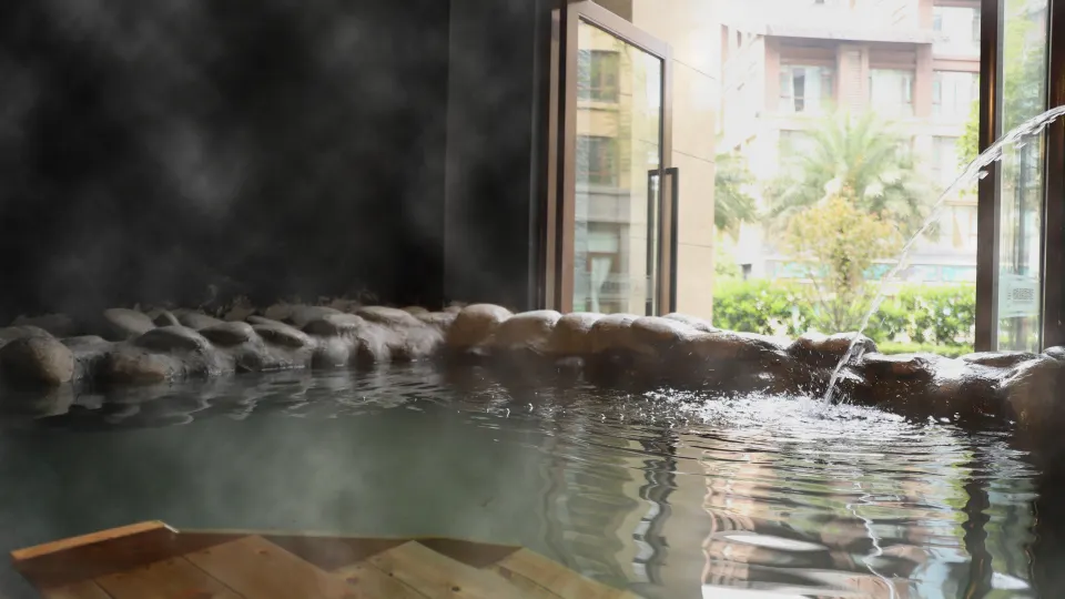 Emeishan Baiyin Hot Spring Smart Hotel