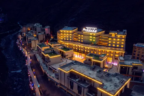 Lailu Minshan Hotel