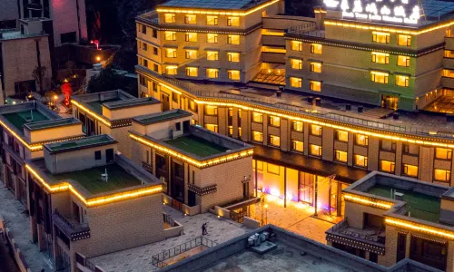 Lailu Minshan Hotel