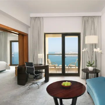 Mövenpick Hotel Jumeirah Beach Отели рядом с достопримечательностью «Кинотеатр Roxy JBR»