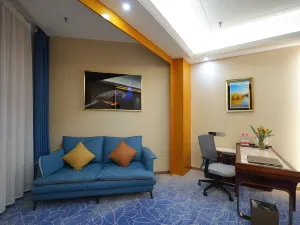 Grand Hotel (Aksu Tianbai Fashion Shopping Center)