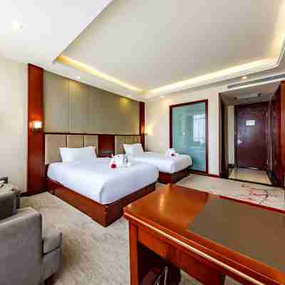 陸良隆盛大酒店 Rooms