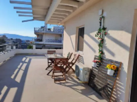 安靜民宿雅典市中心-整套兩居室-頂樓100平米陽台看雅典日出日落 新斯米爾尼酒店