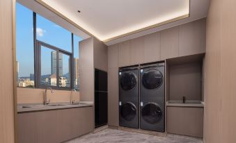Y · SJHOTEL · Four Seasons Hotel (Longyuan Subway Station Store)