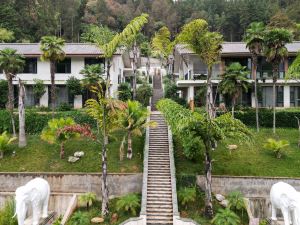 Elephant Trunk Hot Spring Resort