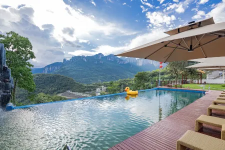 Yijianrugu B&B (Enshi Grand Canyon) Отели рядом с достопримечательностью «Yunlong Shelter Bridge»