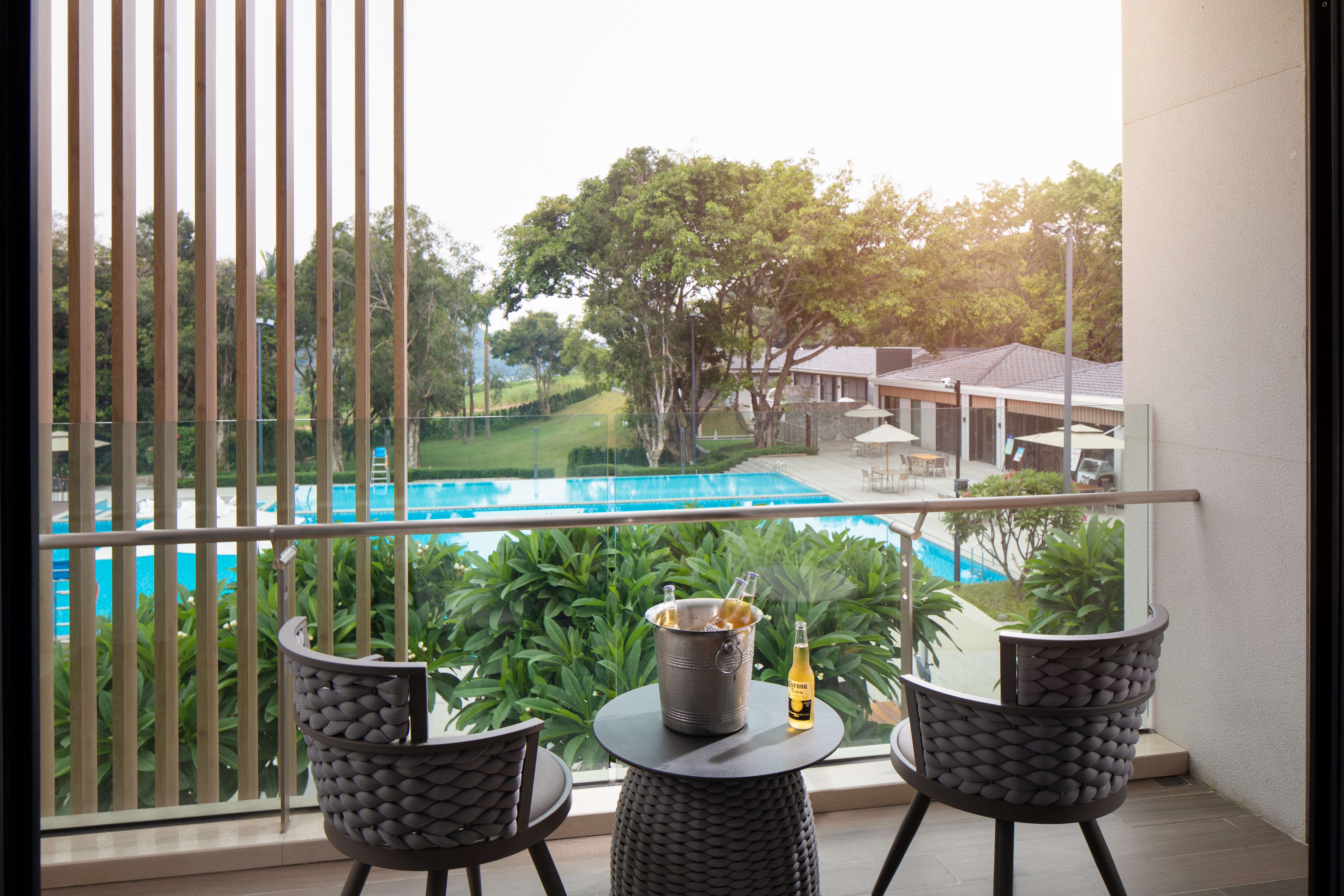 Long Island Golf & Private Resort Hotel Over view