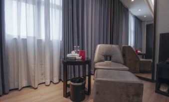 Platinum Crystal Hotel