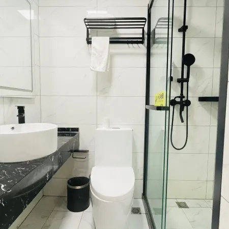 Xiangfu Hotel (People's Square Changzheng Hospital)