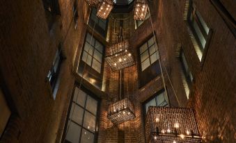 6. Hotel In..