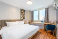 7Days Inn Hotel (Beijing Deshengmen Outer Street Madianqiao Subway Station) Отели рядом с достопримечательностью «Парк Дун Сюй»