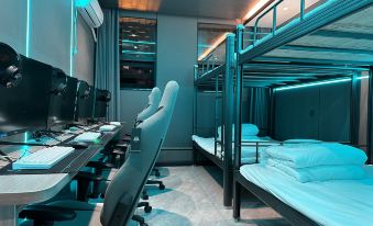 Fenghuang 811 E-Sports Hotel