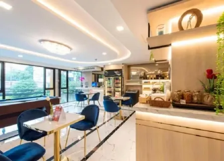 Liqi·Yu Hotel (Yuzhou Nadazhen Summer Plaza)