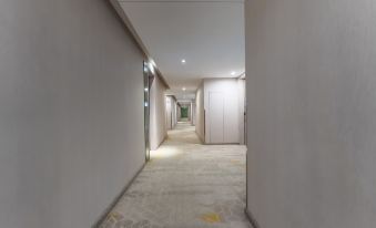 Kaisa Keyu Hotel (Shenzhen East Railway Station Buji Subway Station)