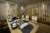 Three Thousand Miles Hotel