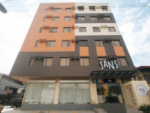 Sans Hotel at One JD Place Makati by RedDoorz