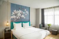 Zijin Business City Hotel (Xiao County Administrative Avenue People's Hospital) - parking