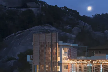 Xiamen Sunset Mountain and Sea Resort Homestay Отели рядом с достопримечательностью «One Country Two Systems Beach»