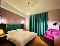 Xingyi Yunshang Garden Homestay (Wanfenglin Xiangchou Market)