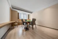 Elong Me Anlai Hotel (Hebi High-speed Railway East Station Lutai Pavilion)