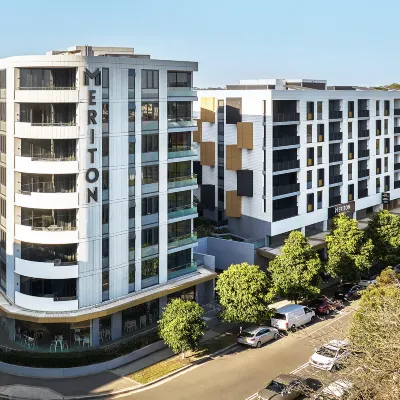 Meriton Suites Sydney Airport Hotels near Mascot