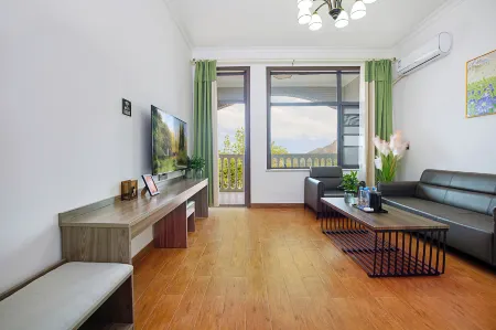 Munanju Homestay Hotel Отели рядом с достопримечательностью «Fengquan Lake Scenic Area»