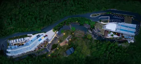 Anlan Daxi Hot Spring Resort Hotel Отели рядом с достопримечательностью «Jiulongxia Scenic Area»