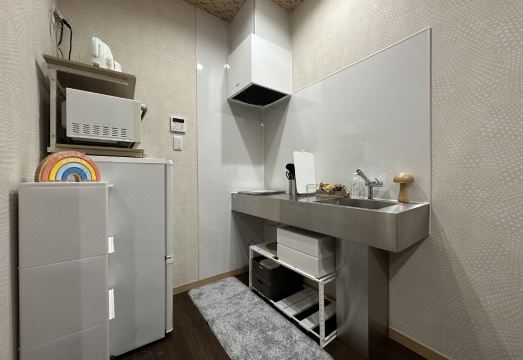 nestayHIGASHIKUJYO의 넓은 객실 인테리어