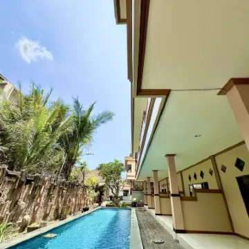 Taxa Raya Guest House Hotels near Carrefour Sunset Road
