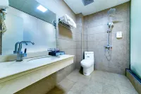 Xingcheng Business Hotel (Runfeng Plaza Store, Shangrao Wannian Pedestrian Street) Hotels in Wannian