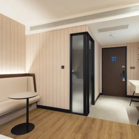 HanTing Hotel (Xinxiang Municipal Government Xinxiang College)