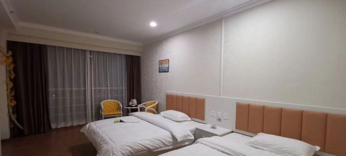 Golden Night Hotel Hotel a Longling