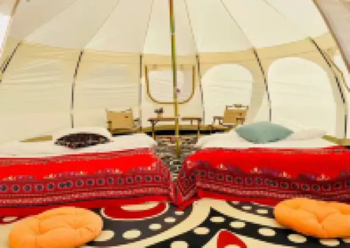 星星宿集沙漠キャンプ場 のホテル