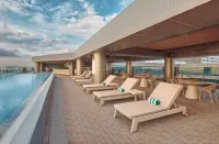 Lanson Place Mall of Asia Manila - pantai