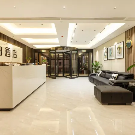 Yunbai Hotel (Taoxian Airport Shenyang Conservatory of Music Taoxian Campus Branch)