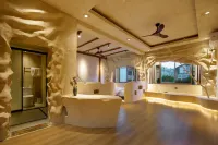 Fuxian Lake Sunrise Shore B&B