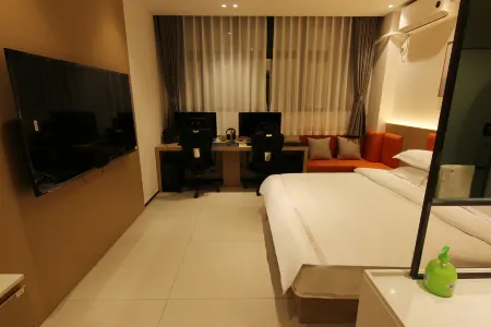 Lexiang E-Sports Hotel (Shanghai Lin-gang University City) Отели рядом с достопримечательностью «Shanghai Dianji University (Lingang Campus)»