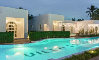 4. Villa La..