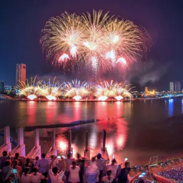 Ibiza Riverfront Da Nang Hotel Отели рядом с достопримечательностью «Хан- Ривер»