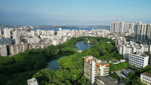 Lavande Hotel (Zhanjiang Guomao Guangbai) Рядом с отелем Photos