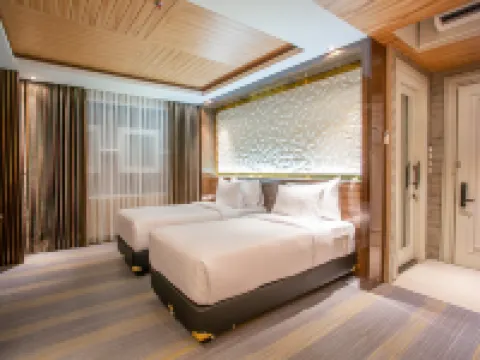 Avery De'Grand City Hotel Bandung Hotels in Regol