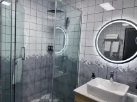 Aral's Star Hotel