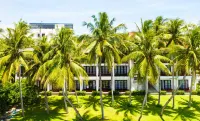 River Beach Resort & Residences Hotel a Cửa Đại